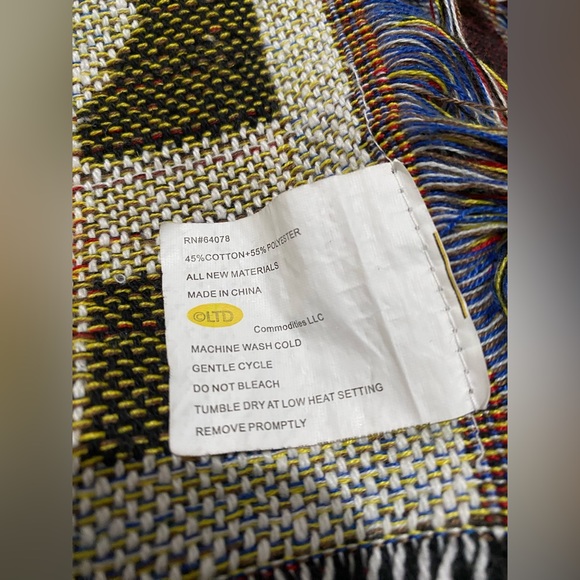 Vintage Woven LTD Commodities “A mother’s love…” Throw Tapestry Blanket - Picture 5 of 5